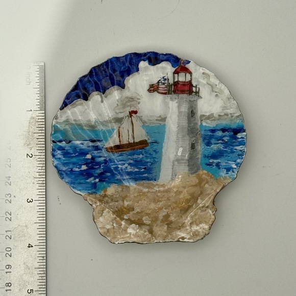 Hand-Painted Harbor-view Lighthouse Seashell Decor - Picture 5 of 8